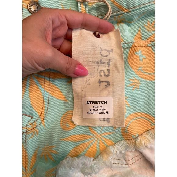 PISTOLA NWT High Life Printed Stretchable High-waist Denim Shorts MEDIUM - Picture 4 of 5
